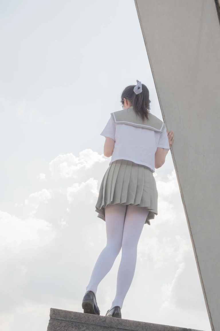 《R15-026》｜森萝财团 · 79张写真