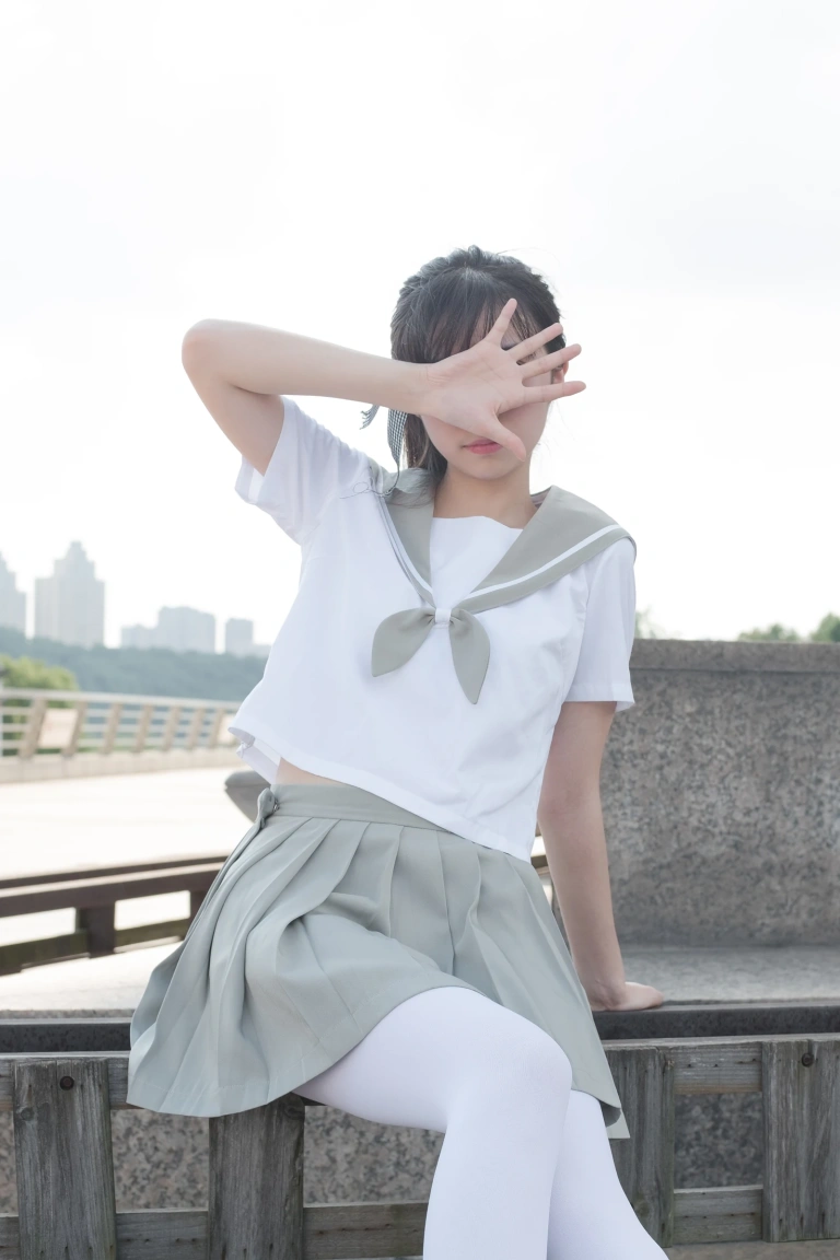 《R15-026》｜森萝财团 · 79张写真