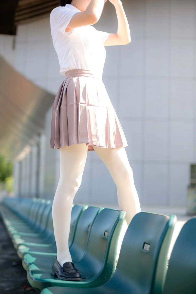 《R15-030》｜森萝财团 · 67张写真