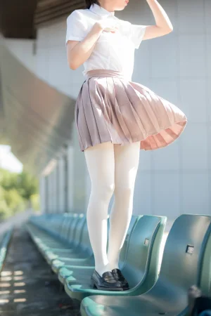 《R15-030》｜森萝财团 · 67张写真