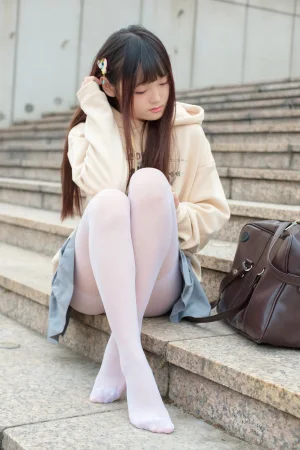 《R15-040》｜森萝财团 · 131张写真