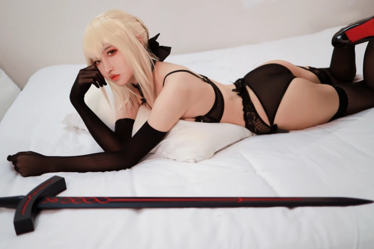 《FGO 黑saber·阿尔托莉雅·alter手办下着+水手服》｜山崎怜Rei · 132张写真