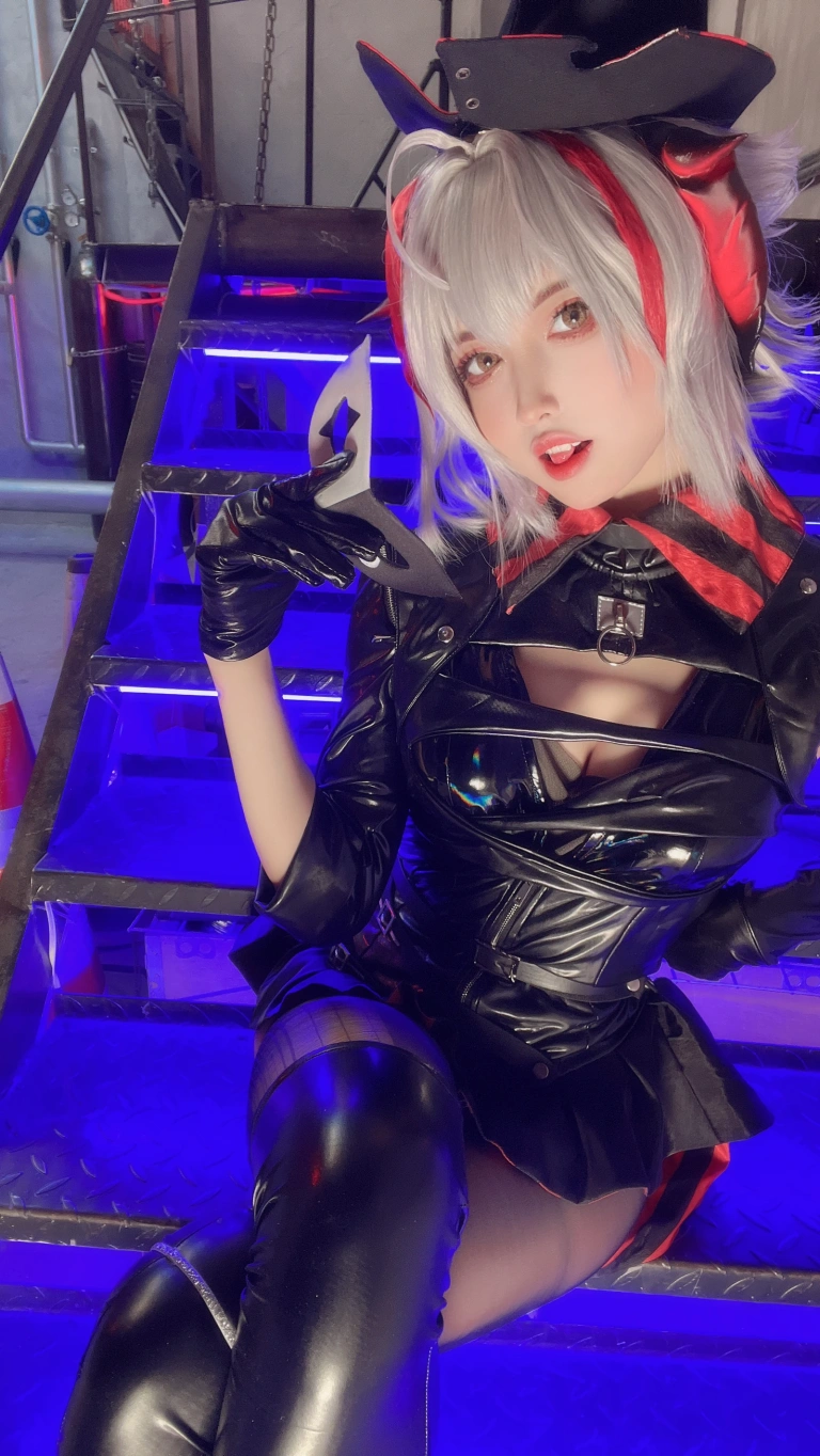 《明日方舟 W愚夜密函》｜山崎怜Rei · 33张写真