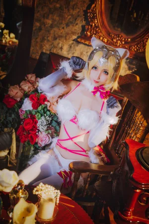《白贞》｜rioko凉凉子 · 16张写真
