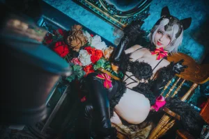 《黑贞》｜rioko凉凉子 · 16张写真