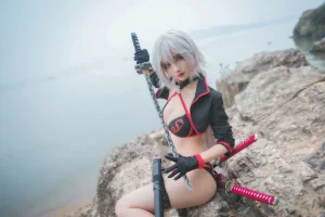 《泳装黑贞》｜rioko凉凉子 · 8张写真