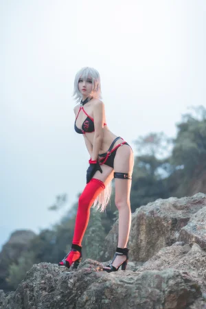 《泳装黑贞》｜rioko凉凉子 · 8张写真
