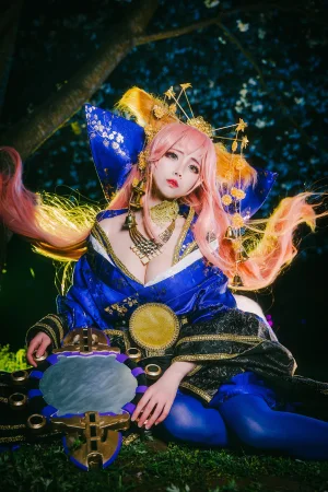 《玉藻前满破》｜rioko凉凉子 · 14张写真