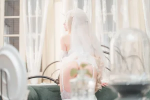 《独角兽》｜rioko凉凉子 · 24张写真、3 个视频