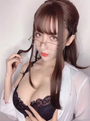 《教师》｜rioko凉凉子 · 18张写真
