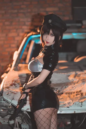 《实习警察》｜rioko凉凉子 · 20张写真