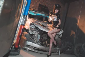 《实习警察》｜rioko凉凉子 · 20张写真