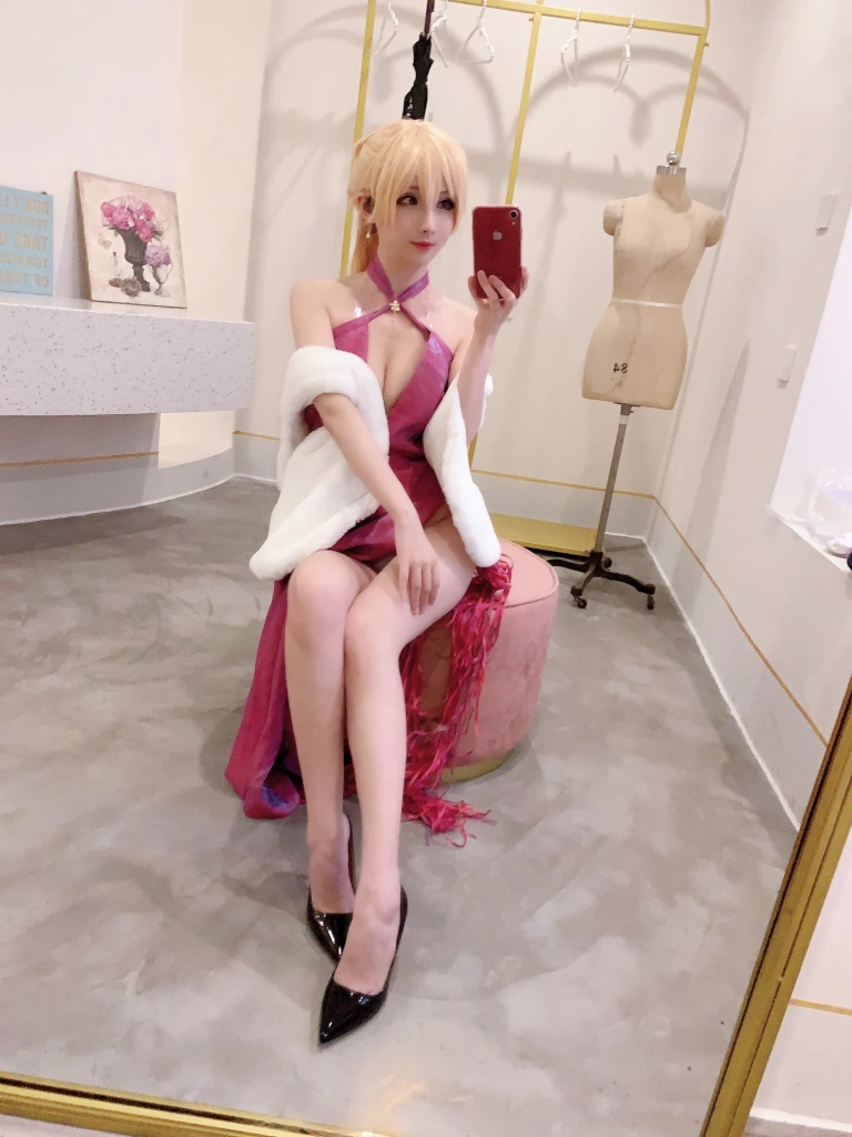 《OTS-14礼服》｜rioko凉凉子 · 25张写真、1 个视频