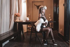 《瑰丽的执勤人》｜rioko凉凉子 · 30张写真、11 个视频