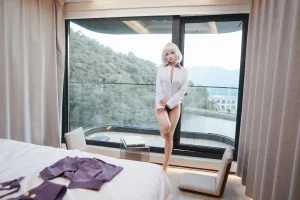 《电光机王 貉》｜rioko凉凉子 · 51张写真、8 个视频