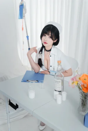 《《年上の韵》采集室实习护士（尊享版）》｜rioko凉凉子 · 48张写真、7 个视频