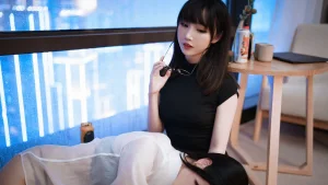 《黑丝OL制服双人》｜rioko凉凉子&面饼仙儿 · 102张写真、11 个视频