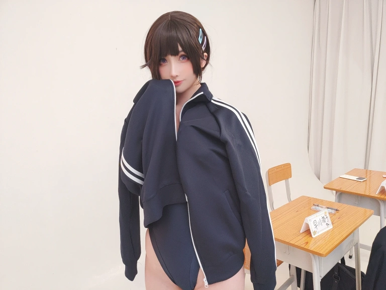 《牛头人 第三弹 ntr》｜rioko凉凉子 · 181张写真、12 个视频