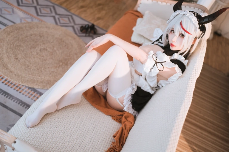 《妄想航线 港区的龙女仆》｜rioko凉凉子 · 30张写真