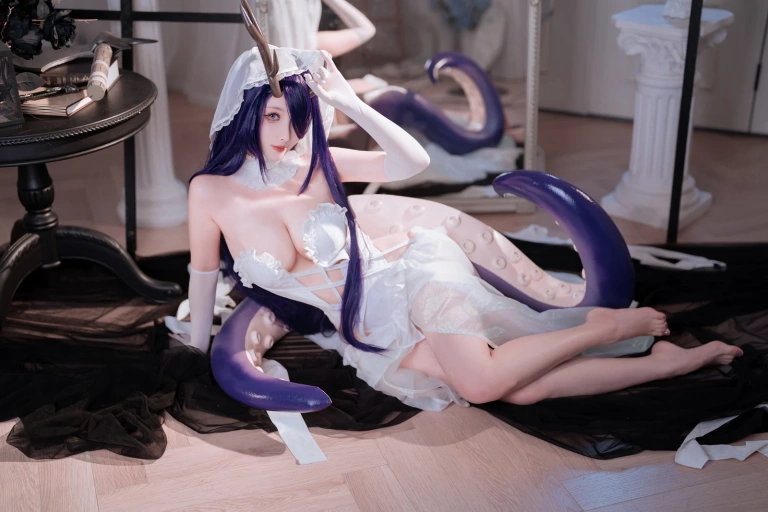《碧蓝航线 金鹿号》｜rioko凉凉子 · 40张写真