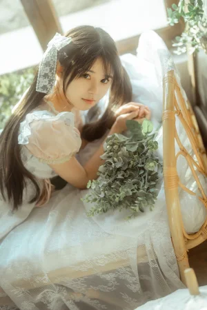 《花房 小裙子》｜rua阮阮 · 54张写真