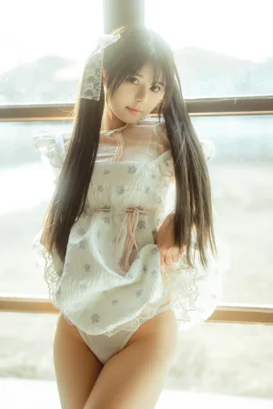 《花房 小裙子》｜rua阮阮 · 54张写真
