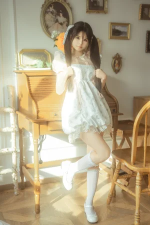 《花房 小裙子》｜rua阮阮 · 54张写真