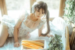 《花房 小裙子》｜rua阮阮 · 54张写真