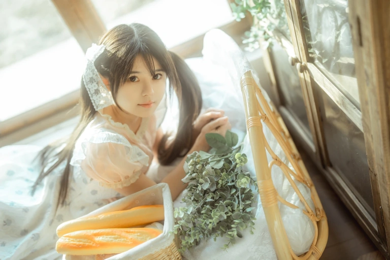 《花房 小裙子》｜rua阮阮 · 54张写真