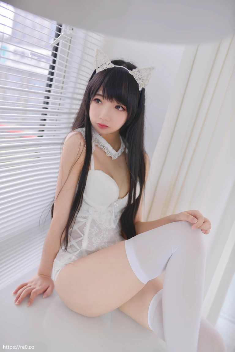 《猫系少女白猫》｜雪琪SAMA · 31张写真