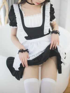 《女仆普通版》｜雪琪SAMA · 30张写真