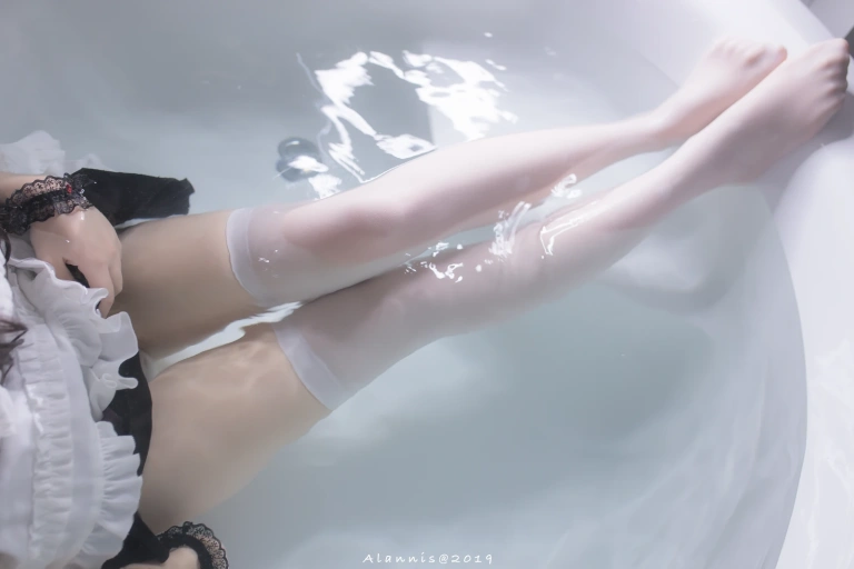 《女仆水下版》｜雪琪SAMA · 22张写真、1 个视频