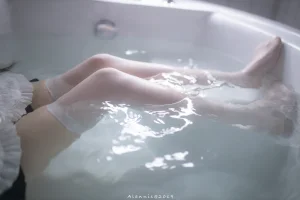 《女仆水下版》｜雪琪SAMA · 22张写真、1 个视频