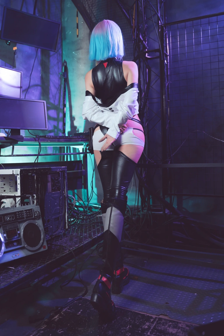 《赛博朋克：边缘行者 Lucy》｜Seya-狮砸 · 8张写真