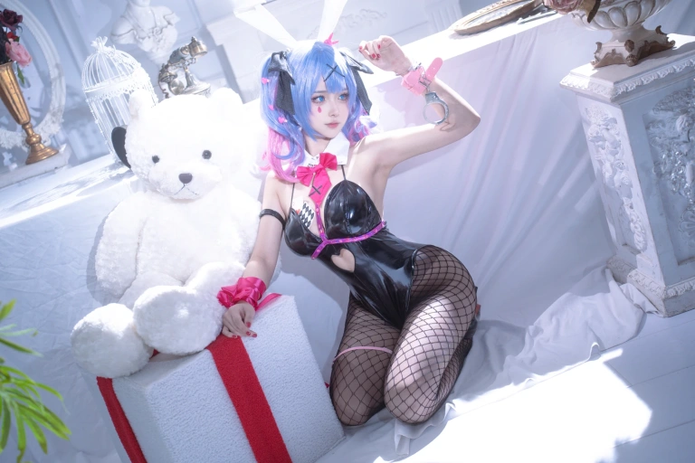 《VOCALOID 初音兔女郎》｜Seya-狮砸 · 12张写真