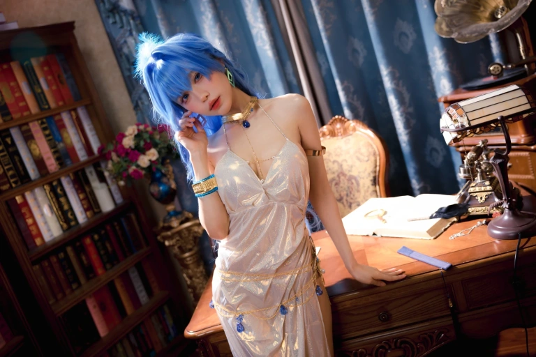 《胜利女神海伦》｜Shika小鹿鹿 · 37张写真