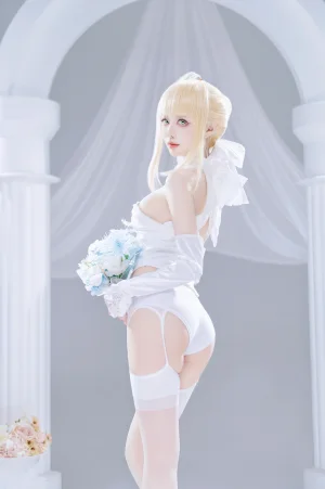 《Saber花嫁》｜Shika小鹿鹿 · 22张写真