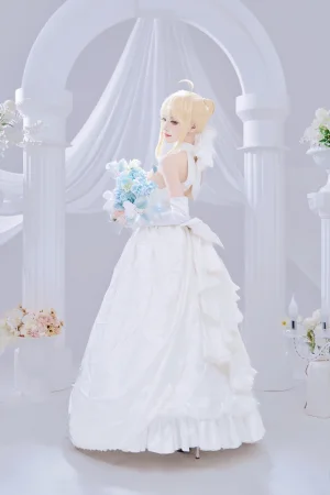 《Saber花嫁》｜Shika小鹿鹿 · 22张写真