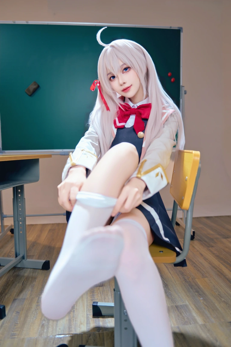 《邻座艾莉同学》｜Shika小鹿鹿 · 38张写真、2 个视频