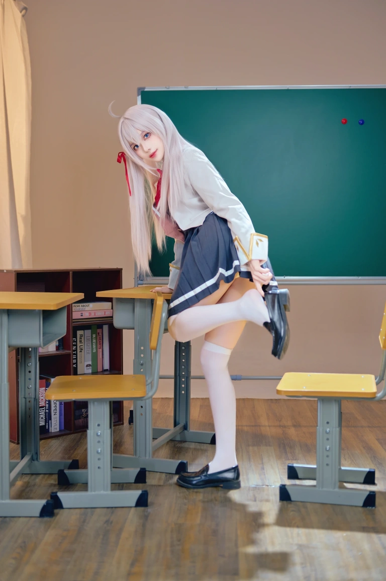 《邻座艾莉同学》｜Shika小鹿鹿 · 38张写真、2 个视频