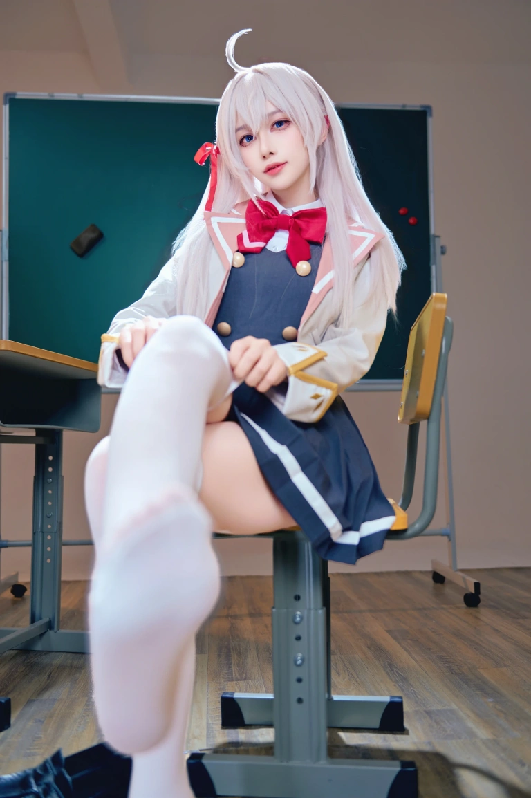 《邻座艾莉同学》｜Shika小鹿鹿 · 38张写真、2 个视频