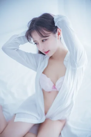 《白衬衣》｜Shika小鹿鹿 · 13张写真