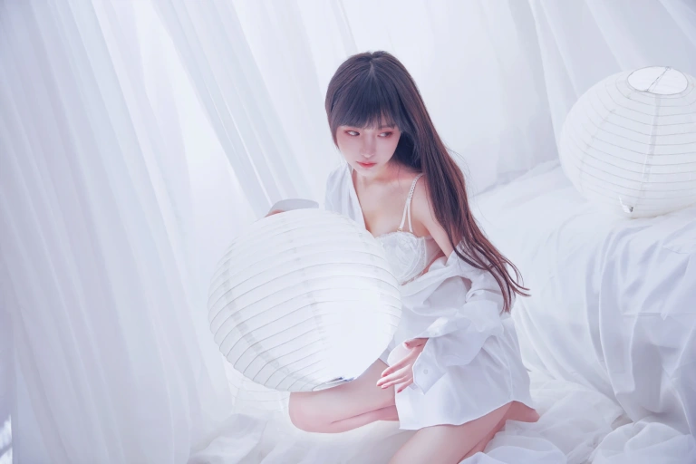 《纯白》｜Shika小鹿鹿 · 18张写真