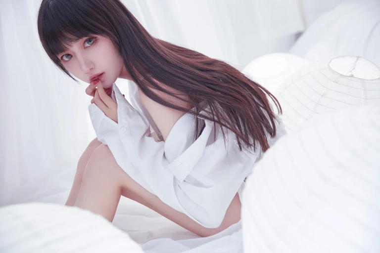 《纯白》｜Shika小鹿鹿 · 18张写真