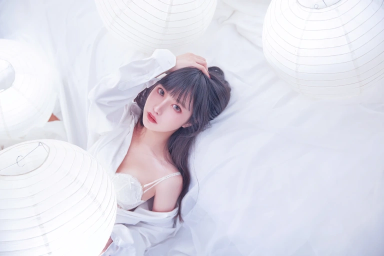 《纯白》｜Shika小鹿鹿 · 18张写真