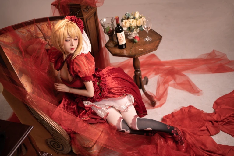 《尼禄礼服》｜Shika小鹿鹿 · 15张写真