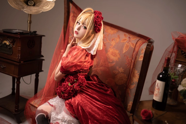 《尼禄礼服》｜Shika小鹿鹿 · 15张写真