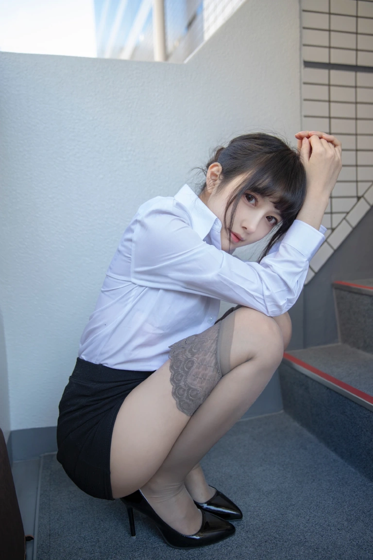 《年上彼女 真爱版》｜Shika小鹿鹿 · 37张写真