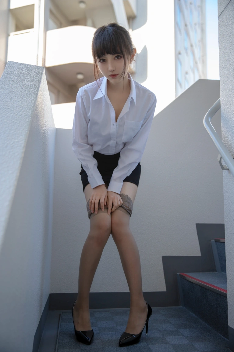 《年上彼女 真爱版》｜Shika小鹿鹿 · 37张写真