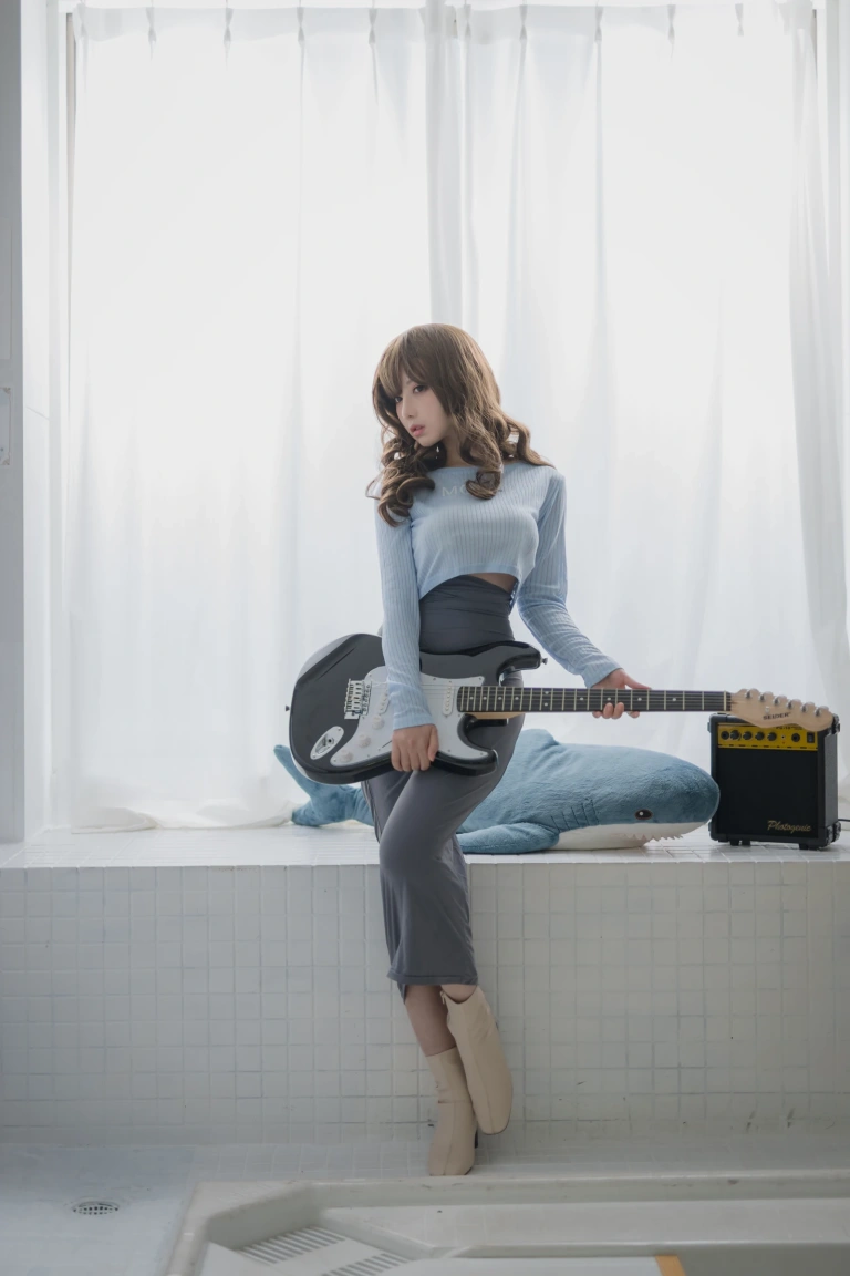 《吉他妹妹》｜Shika小鹿鹿 · 20张写真